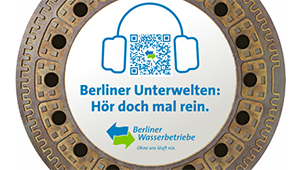 Kanaldeckel mit Motiv für den Audioguide der Berliner Wasserbetriebe
